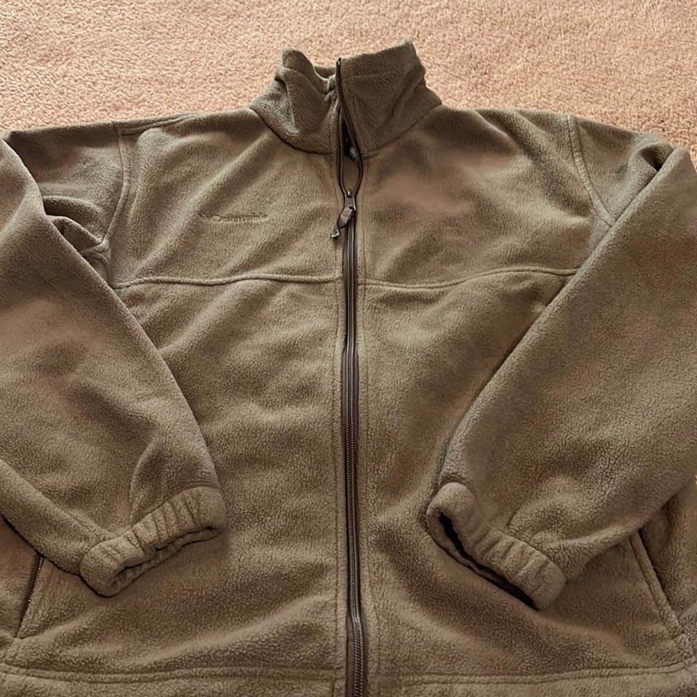 Columbia Men’s zip up beige fleece size Medium